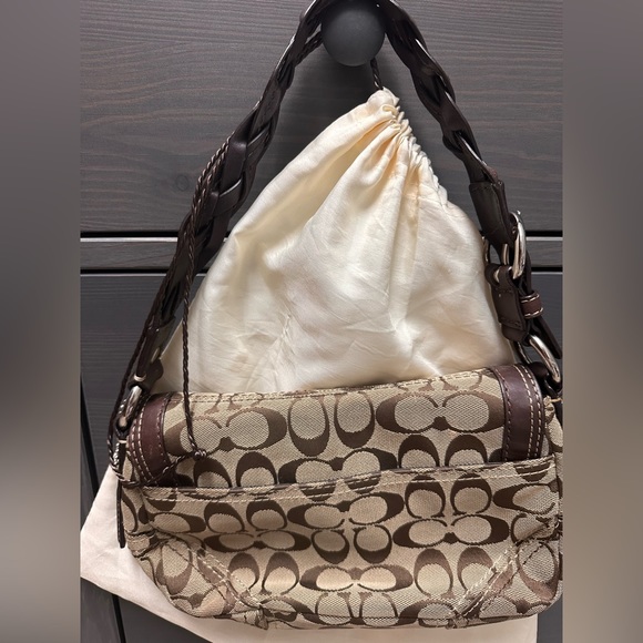 COACH CHELSEA SIGNATURE BRAIDED FLAP #11014 STRAP TOTE BAG - Picture 2 of 3